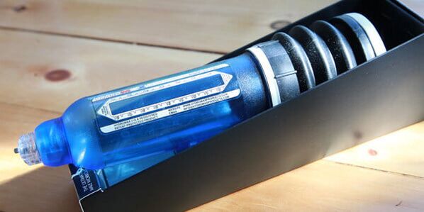 Hydropomp die de penis vergroot door watervacuüm